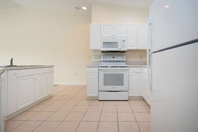 Building Photo - 7117 Strand Cir