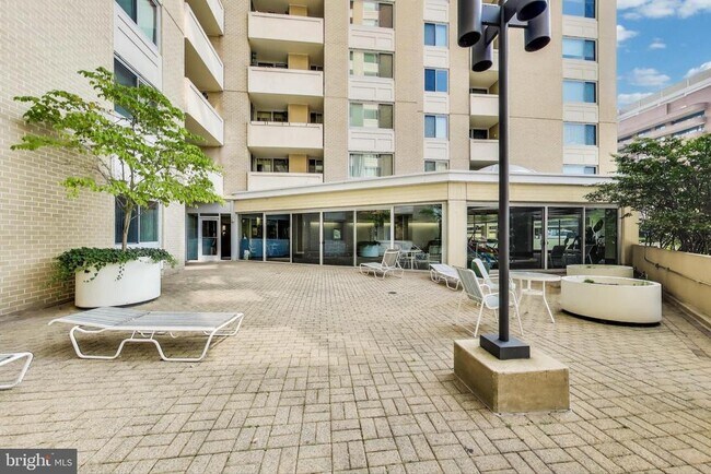 Building Photo - 4601 N Park Ave