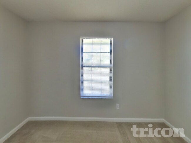 Building Photo - 1553 Kingfisher Blvd