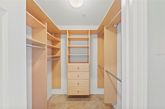 Building Photo - 232 Hidden Bay Dr