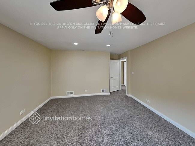 Building Photo - 9722 S 51st Ave