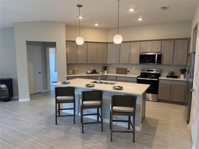 Building Photo - 2602 Lola Ln