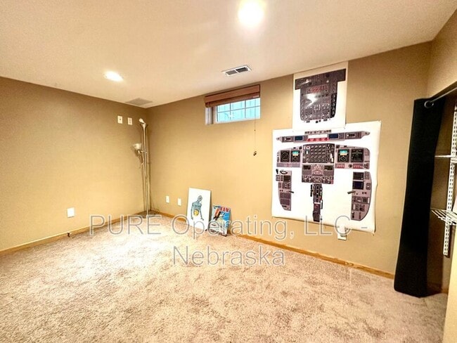 Building Photo - 5120 Franklin St