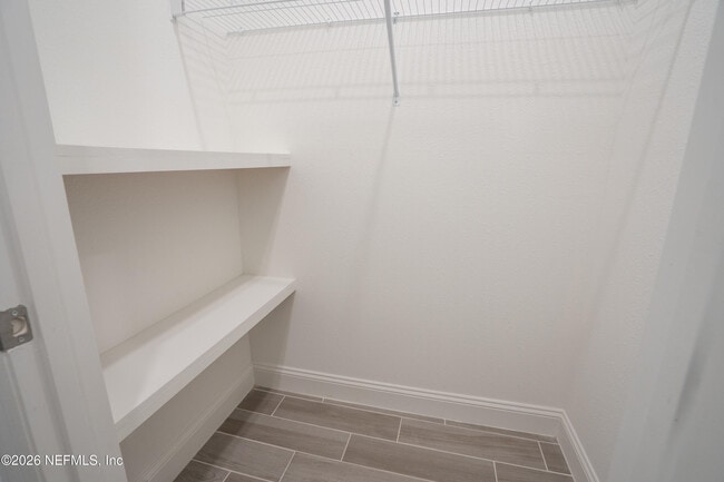 Building Photo - 260 Oaklawn Ct