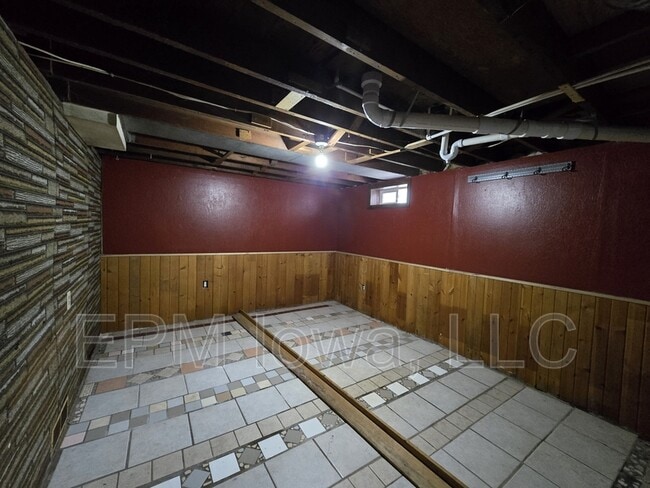 Building Photo - 1269 Northey St