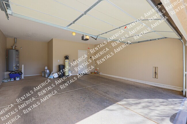 Building Photo - 39821 N Thunder Hills Ln