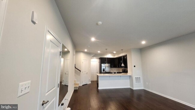Building Photo - 10145 Dorsey Ln