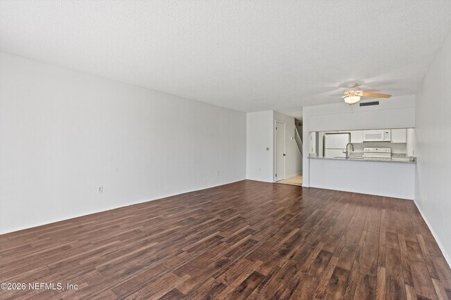 Building Photo - 11 Dondanville Rd