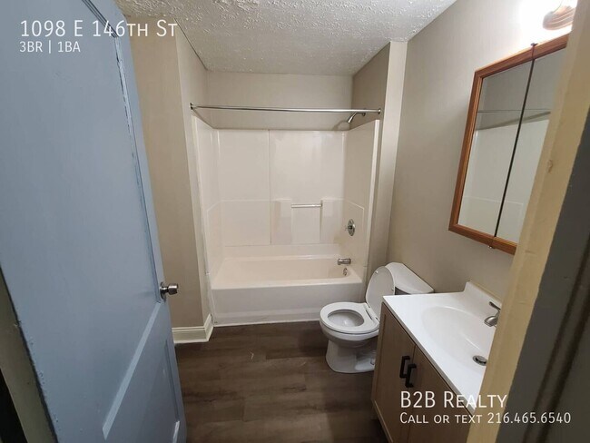 Building Photo - 1098 E 146th St