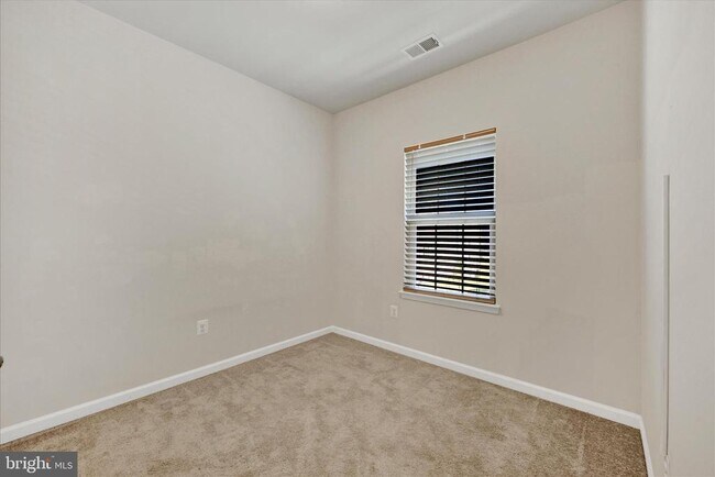 Building Photo - 10 Laurel Gate Ct