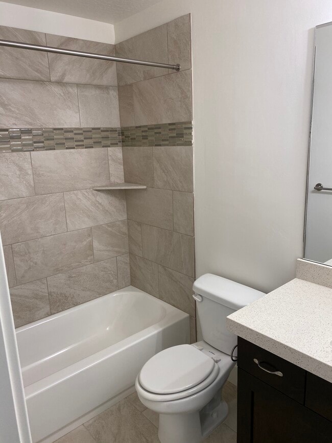 Bathroom - 956 W Vista Ridge Dr