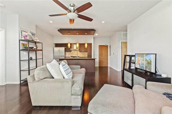 Building Photo - 1600 Barton Springs Rd