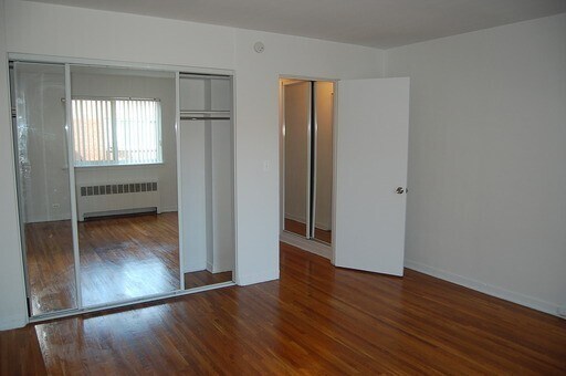 Building Photo - 245 Ridge Ave