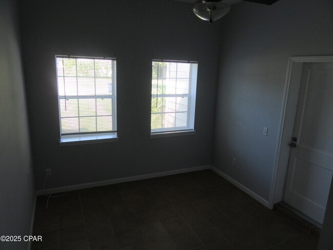 Building Photo - 304 Allen Ave