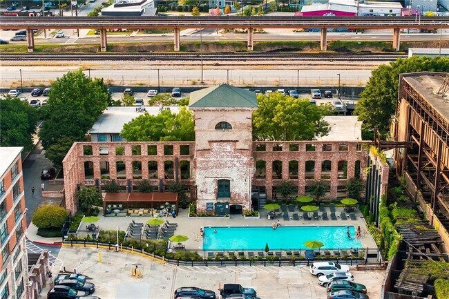 Building Photo - 170 Boulevard SE