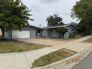 Building Photo - 4 Bedroom / 2 Bathroom home for rent