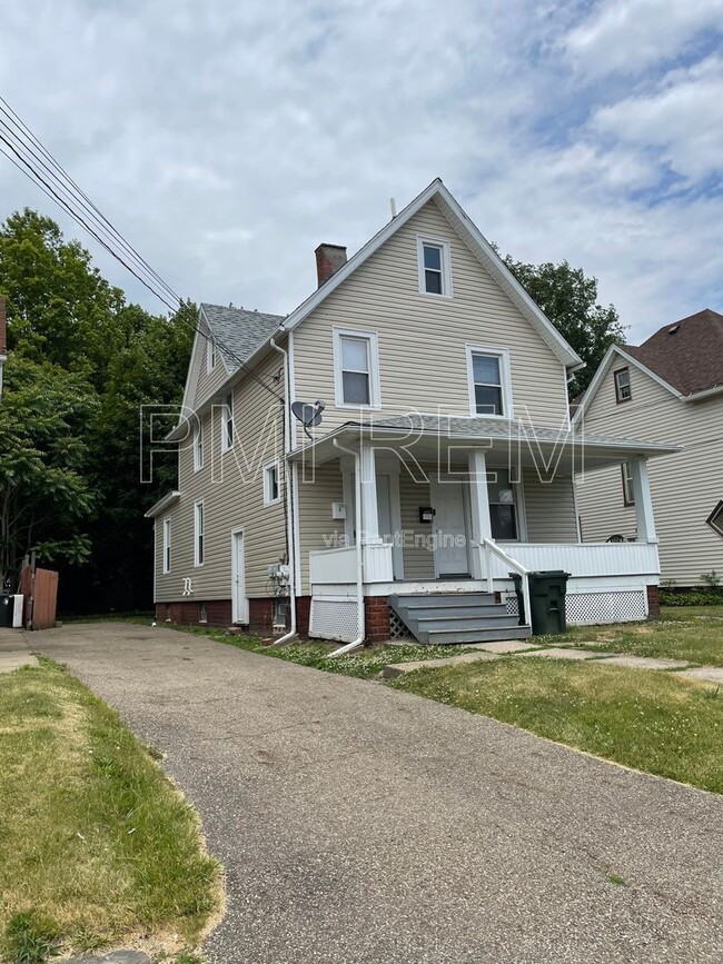 Primary Photo - 2325 4th St NW