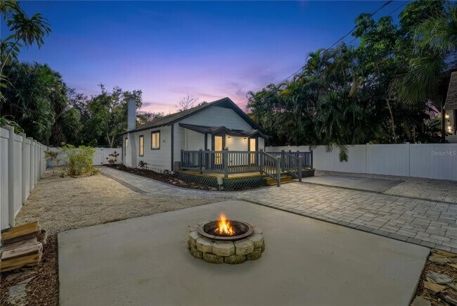 Building Photo - 313 23rd Ave N