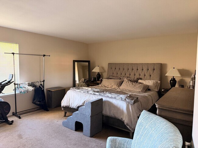 Building Photo - Large home on Golf Course in Leisure Village Senior Community