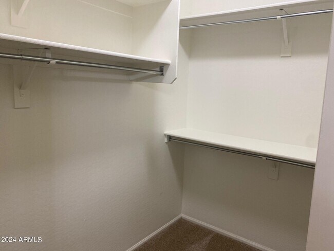 Building Photo - 2812 E Questa Dr