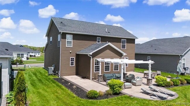 Building Photo - 46 Eagleview Dr