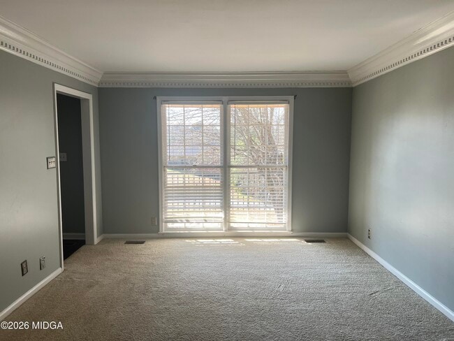 Building Photo - 853 Captain Kell Dr