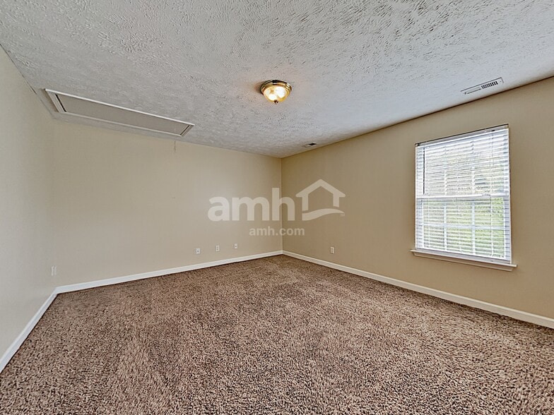 Building Photo - 1564 Laurel Ledge Dr