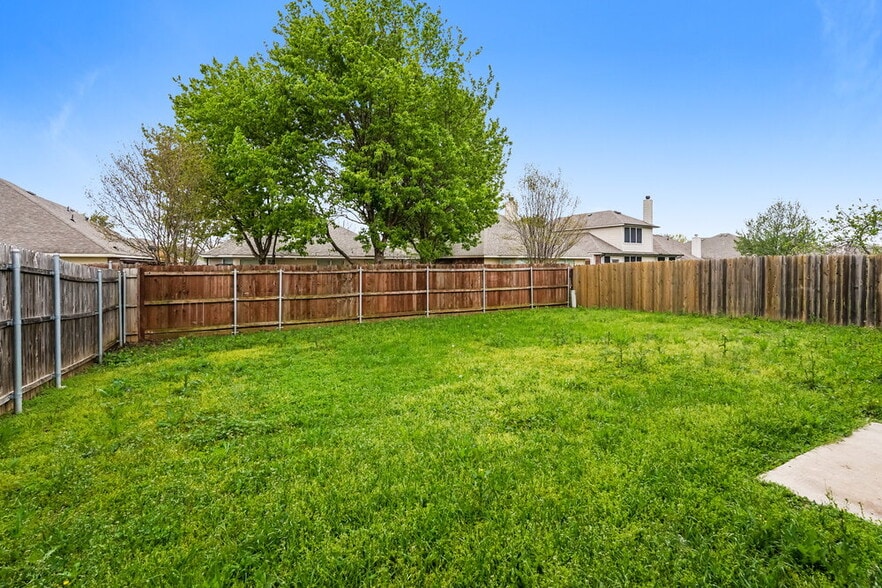 Building Photo - 1320 Sierra Blanca Dr