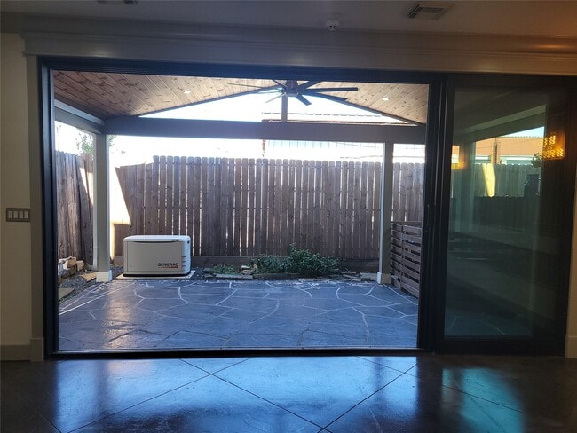 Building Photo - 4914 Rose St