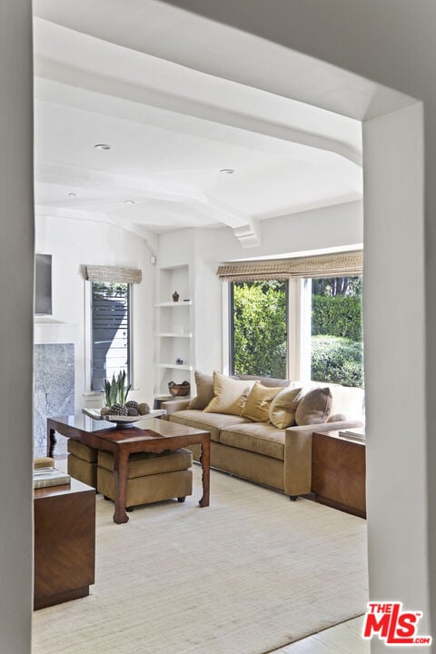 Building Photo - 735 Westmount Dr