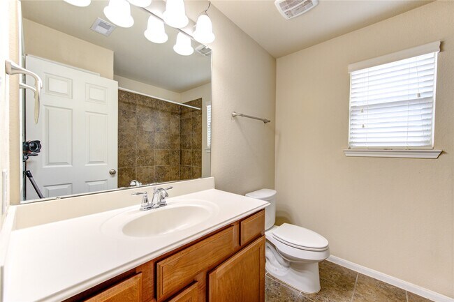 Building Photo - 15727 Whisper Woods Dr