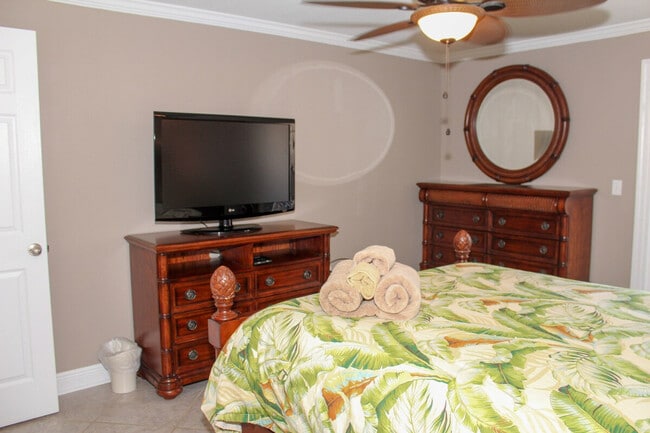 Building Photo - 2046 Beach Blvd