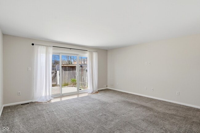 Building Photo - 4 Druid Hill Ct