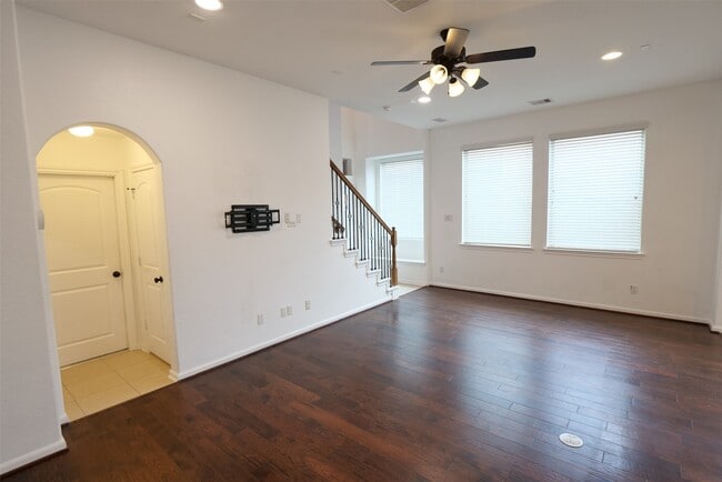 Building Photo - 12211 Stellano Ln