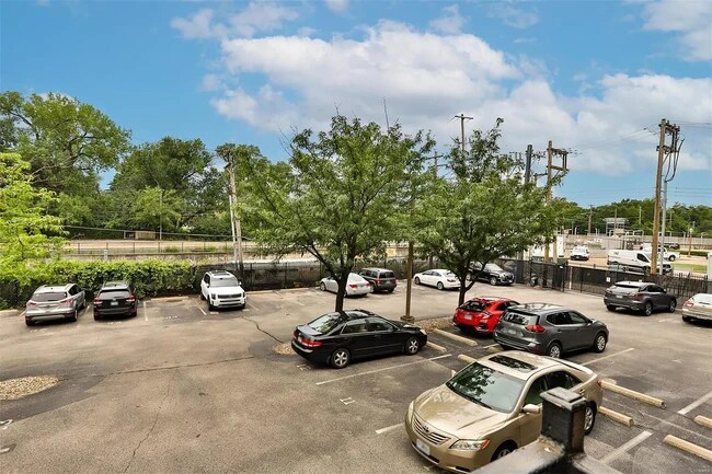 Building Photo - 5630 Pershing Ave