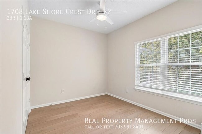 Building Photo - 1708 Lake Shore Crest Dr