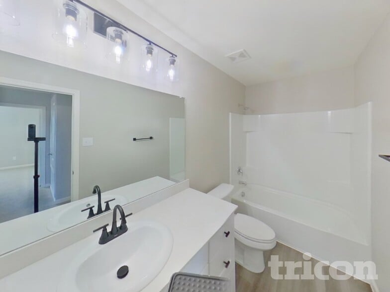 Building Photo - 418 Madison Way