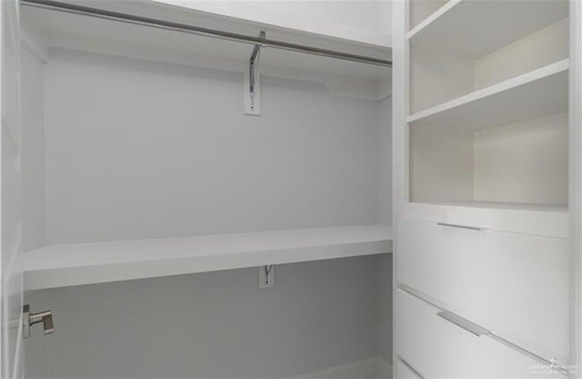 Building Photo - 16 East St