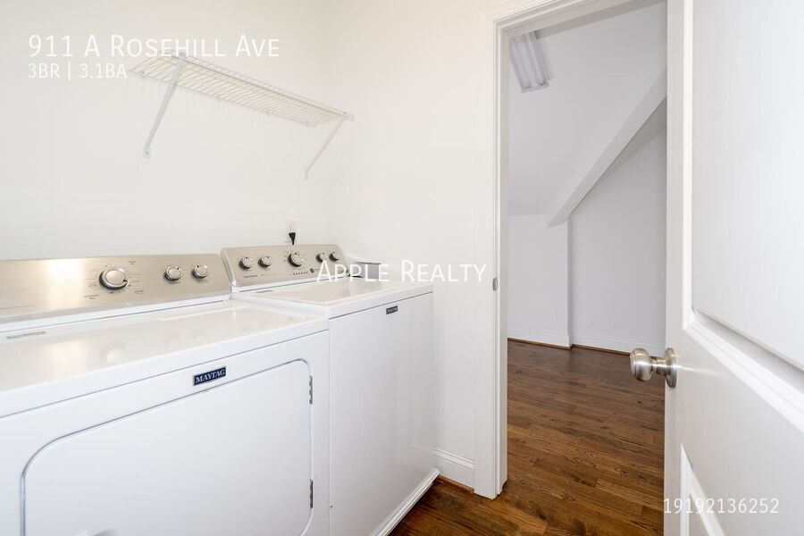Building Photo - 911 Rosehill Ave