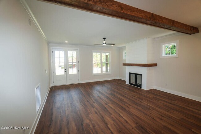 Building Photo - 476 Yadkin Rd
