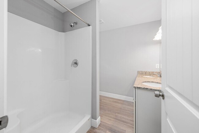 Building Photo - Charming 3-Bedroom Home in Pensacola – Clo...
