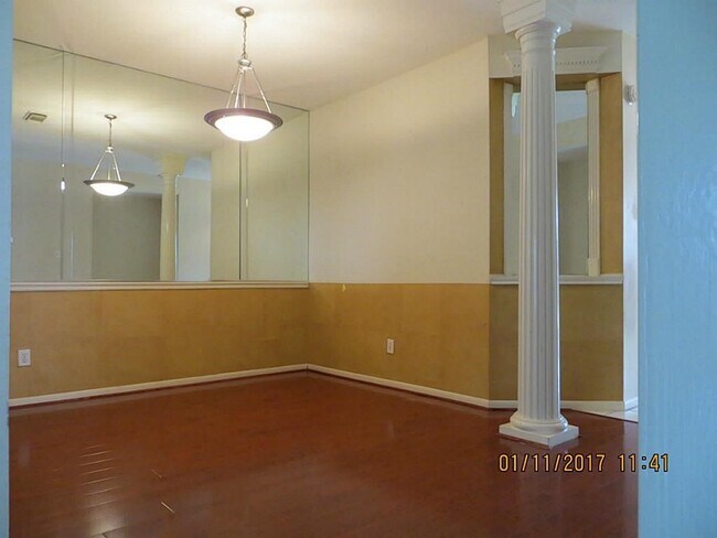 Building Photo - 5418 Baslow Dr