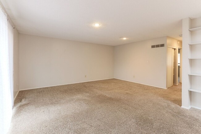 Building Photo - {10919} Quivera Falls Condo + Attached Two...