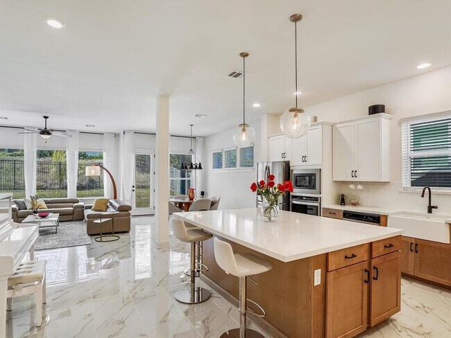 Building Photo - 889 Hazy Hills Loop