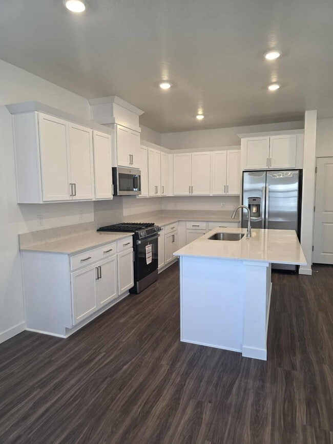 Building Photo - 4222 W Cirrus Ln