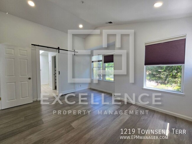 Building Photo - 1219 Townsend Terrace