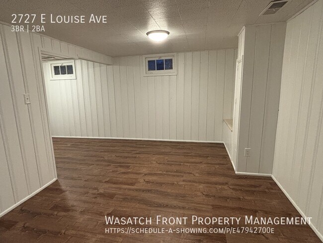 Building Photo - 2727 E Louise Ave