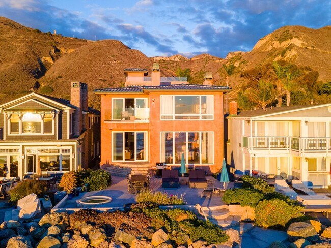 Building Photo - GORGEOUS CUSTOM BEACH HOME - Solimar Beach Colony