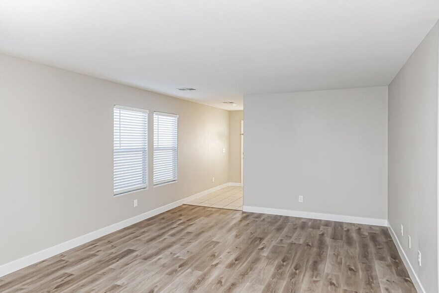 Building Photo - 318 Silverado Pines Ave