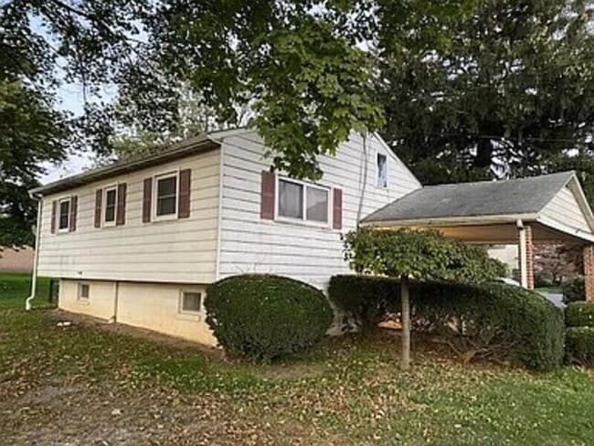 Primary Photo - 3413 Lincoln Hwy E